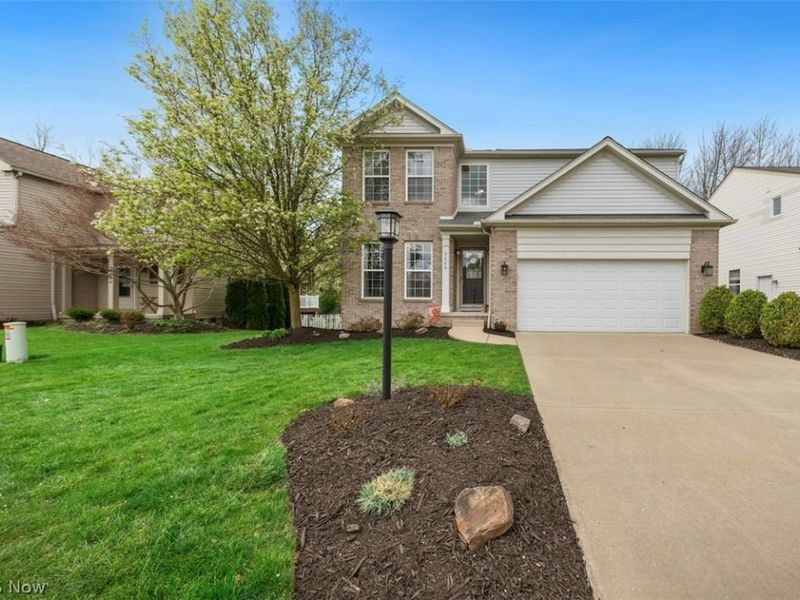 9660 Sunray Dr Drive, Olmsted Township, OH 44138 Photo 1