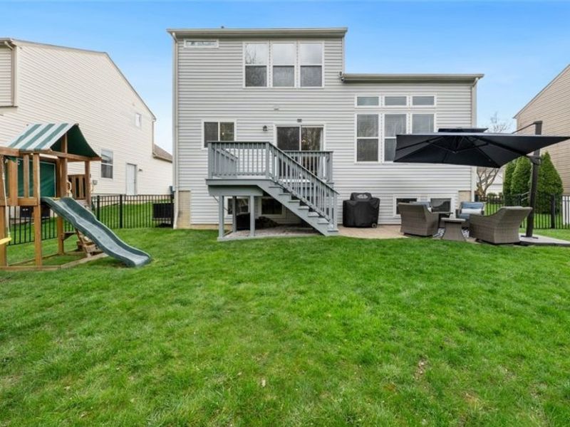 9660 Sunray Dr Drive, Olmsted Township, OH 44138 Photo 2