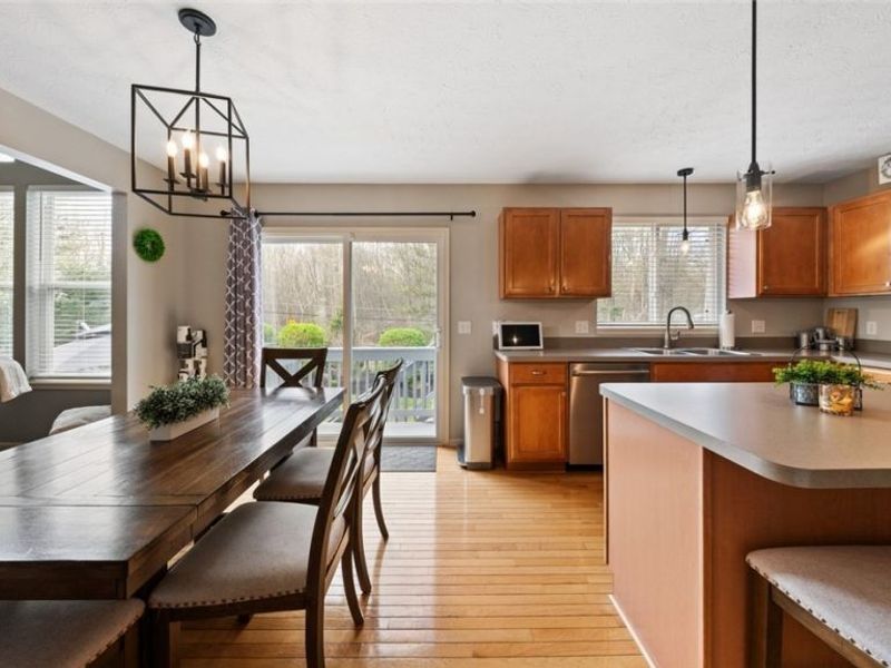 9660 Sunray Dr Drive, Olmsted Township, OH 44138 Photo 20