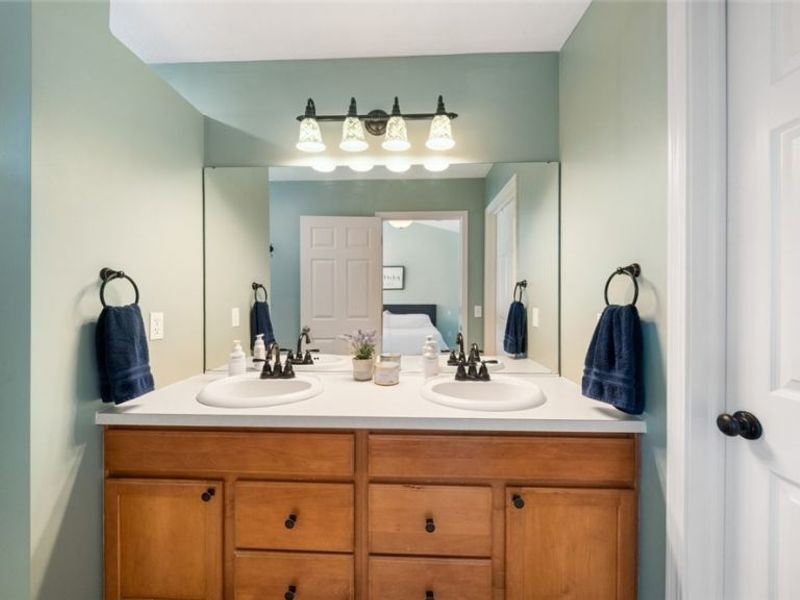 9660 Sunray Dr Drive, Olmsted Township, OH 44138 Photo 32