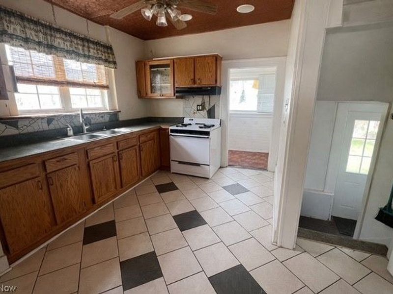 238 Para Avenue , Akron, OH 44305 Photo 7