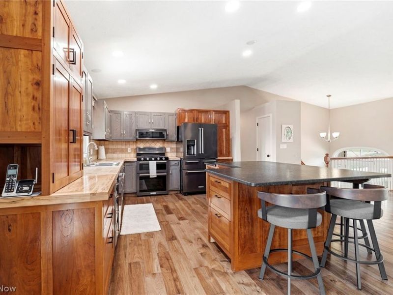 2400 Lancaster Road , Akron, OH 44313 Photo 10