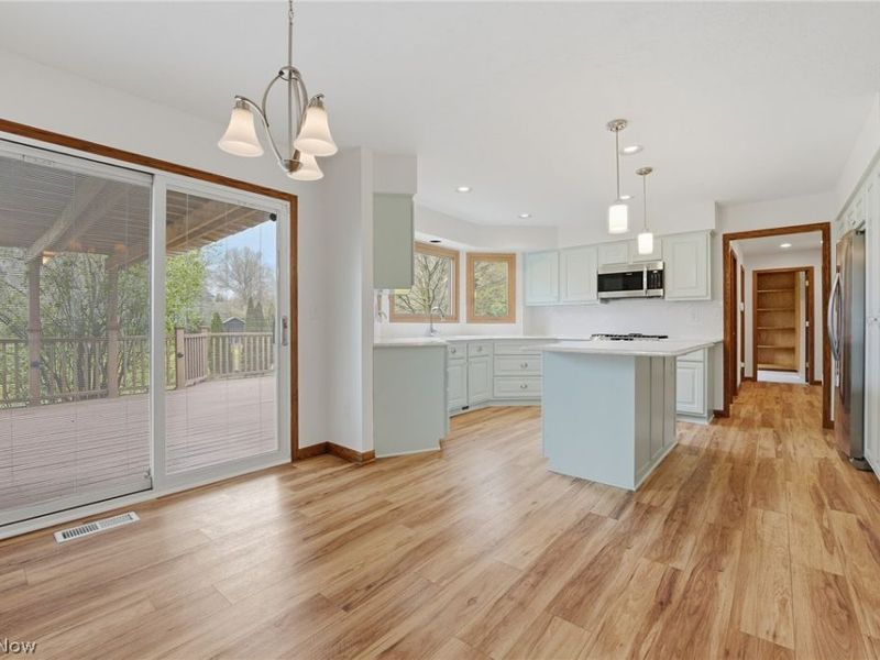 1960 Birkdale Drive, Uniontown, OH 44685 Photo 8