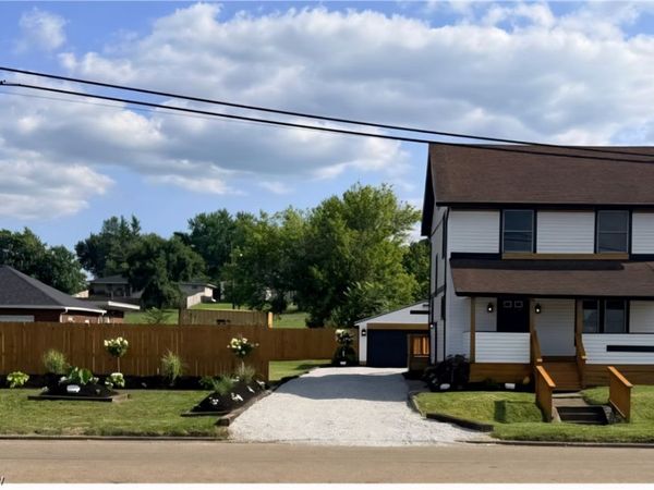 2520 8th Street NE, Canton, OH 44704