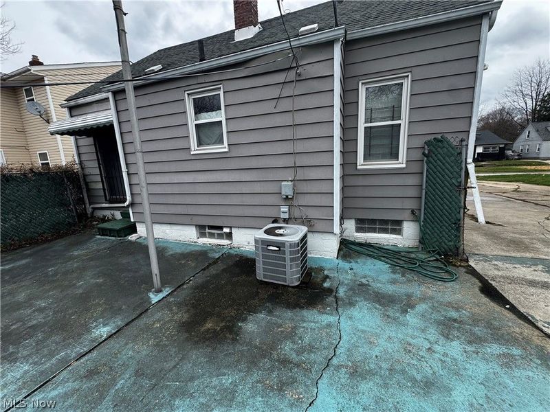 870 Frederick Boulevard, Akron, OH 44320 Photo 2