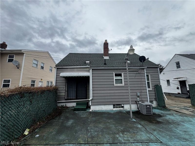 870 Frederick Boulevard, Akron, OH 44320 Photo 5