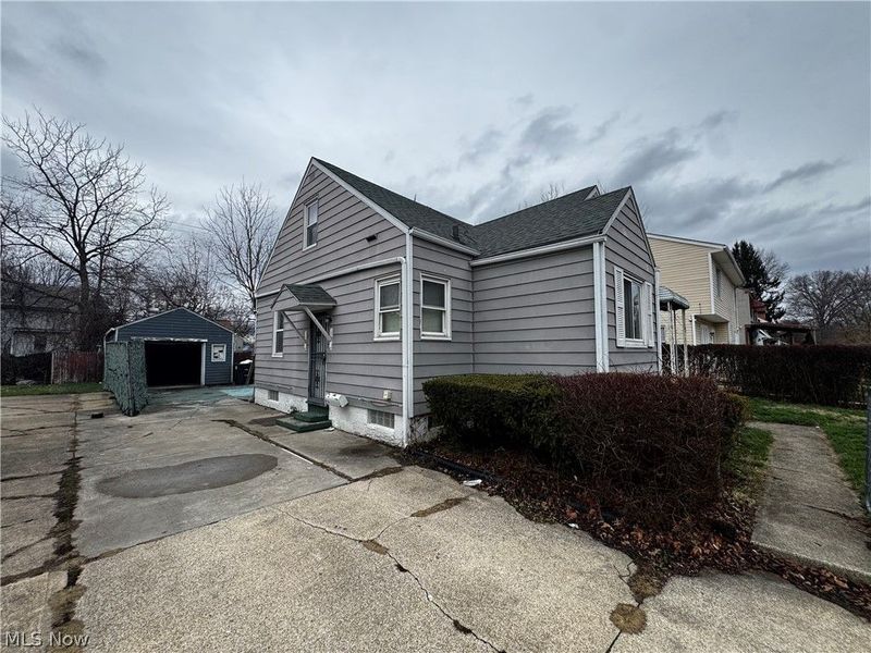 870 Frederick Boulevard, Akron, OH 44320 Photo 7