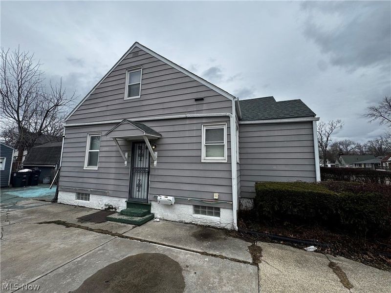 870 Frederick Boulevard, Akron, OH 44320 Photo 8