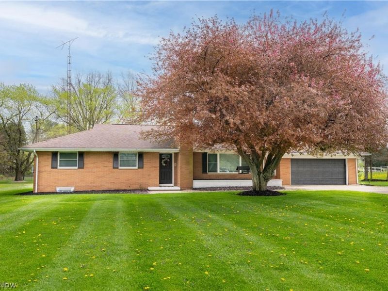 300 Homeworth Road , Alliance, OH 44601 Photo 1