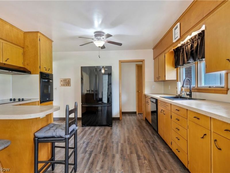 300 Homeworth Road , Alliance, OH 44601 Photo 12