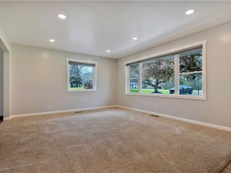 300 Homeworth Road , Alliance, OH 44601 Photo 3