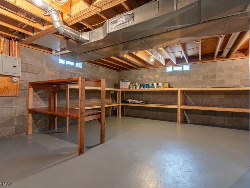 300 Homeworth Road , Alliance, OH 44601 Photo 32