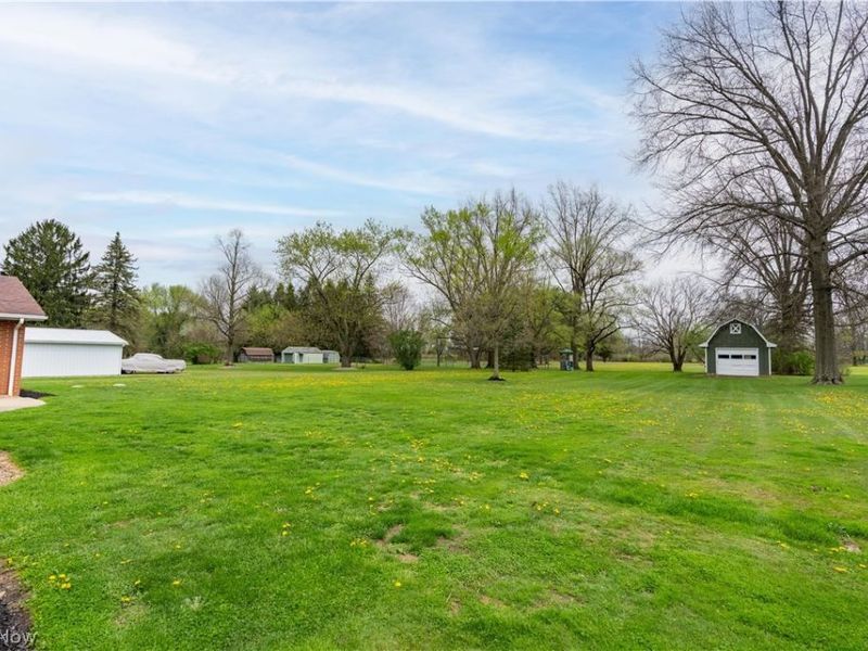 300 Homeworth Road , Alliance, OH 44601 Photo 33