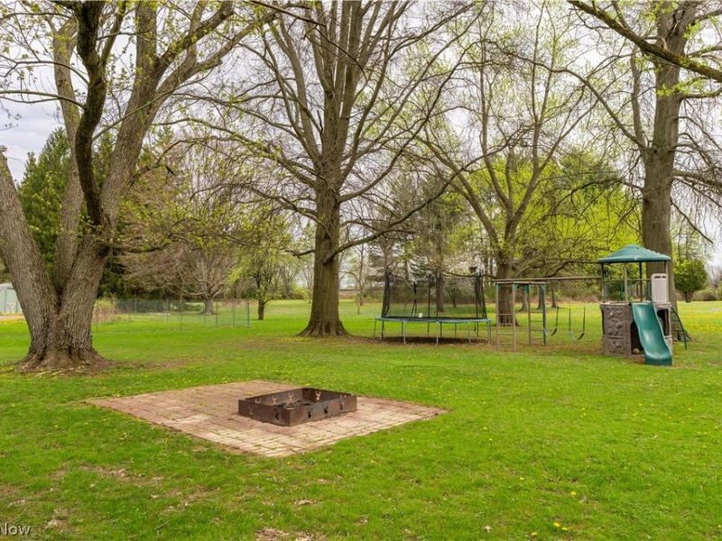 300 Homeworth Road , Alliance, OH 44601 Photo 37