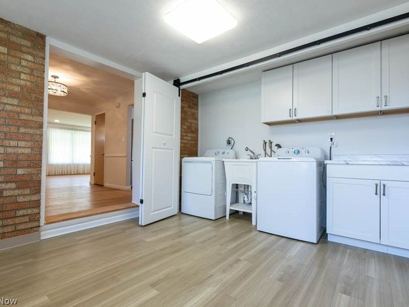 1872 Bremerton Road , Lyndhurst, OH 44124 Photo 10