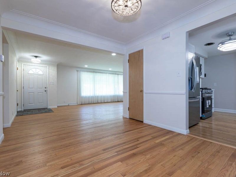 1872 Bremerton Road, Lyndhurst, OH 44124 Photo 4