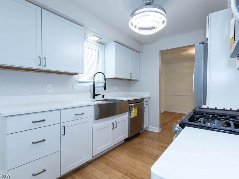 1872 Bremerton Road , Lyndhurst, OH 44124 Photo 6