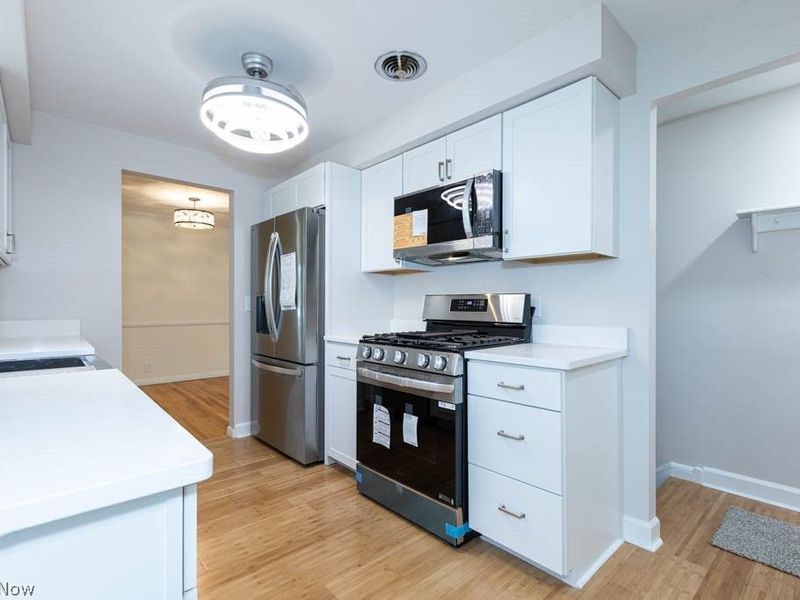 1872 Bremerton Road , Lyndhurst, OH 44124 Photo 7