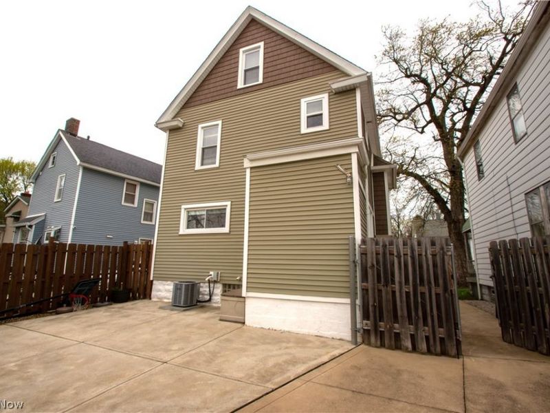 3425 Highview Avenue , Cleveland, OH 44109 Photo 22