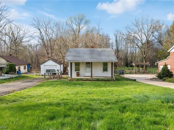 1664 Woods Road , Akron, OH 44306