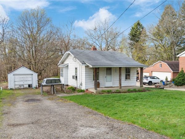 1664 Woods Road, Akron, OH 44306