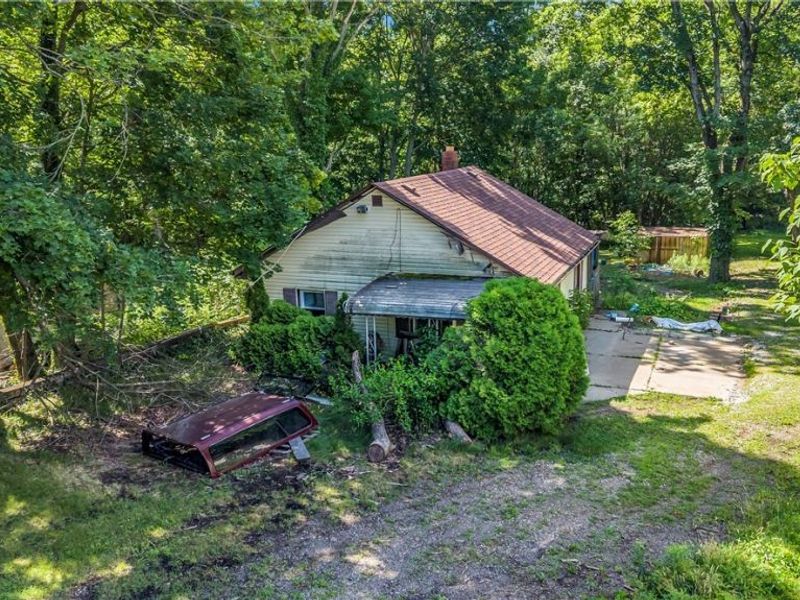 1664 Woods Road, Akron, OH 44306 Photo 3