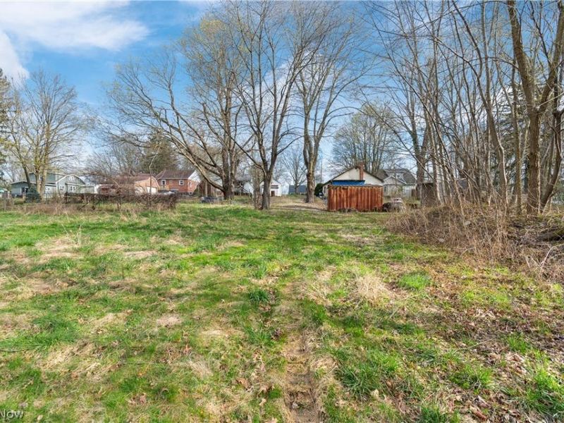 1664 Woods Road , Akron, OH 44306 Photo 4