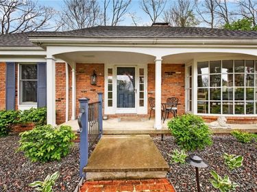 25 Hopewell Trail, Chagrin Falls, OH 44022
