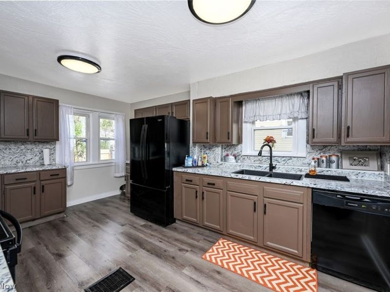 1292 Diagonal Road , Akron, OH 44307 Photo 23