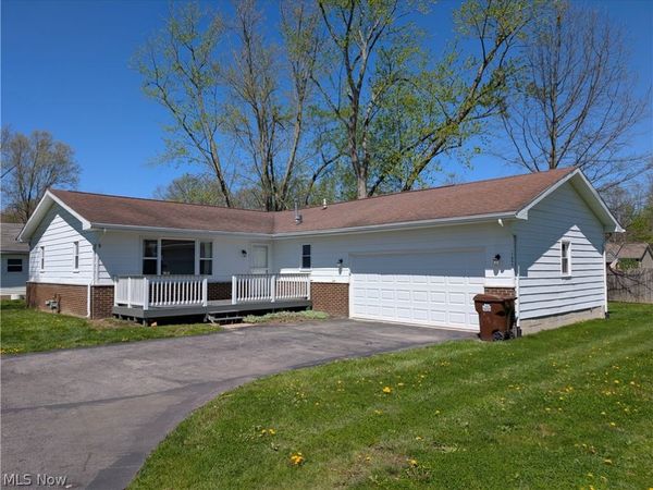 17604 Olive Avenue , Lake Milton, OH 44429