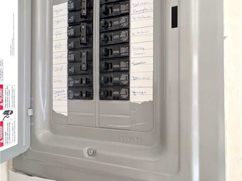 1140 Iroquois Avenue, Mayfield Heights, OH 44124 Photo 13