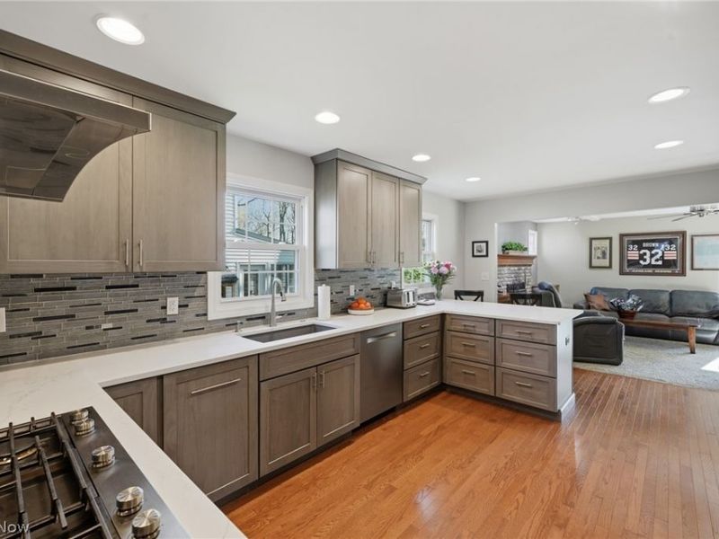 613 Welshire Drive, Bay Village, OH 44140 Photo 9