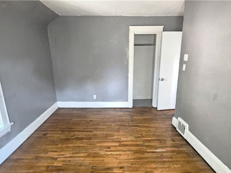 9910 Zimmer Avenue , Cleveland, OH 44102 Photo 13