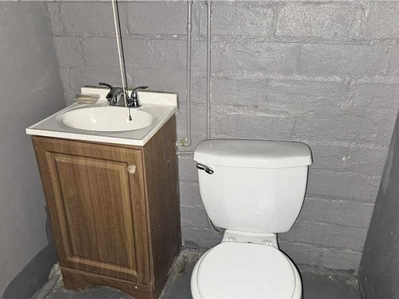 9910 Zimmer Avenue , Cleveland, OH 44102 Photo 20