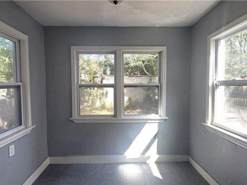 9910 Zimmer Avenue , Cleveland, OH 44102 Photo 6