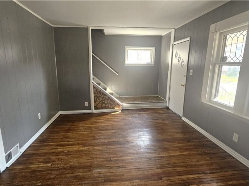 9910 Zimmer Avenue , Cleveland, OH 44102 Photo 7