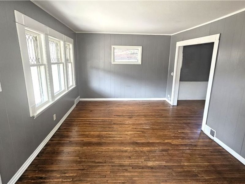 9910 Zimmer Avenue , Cleveland, OH 44102 Photo 9