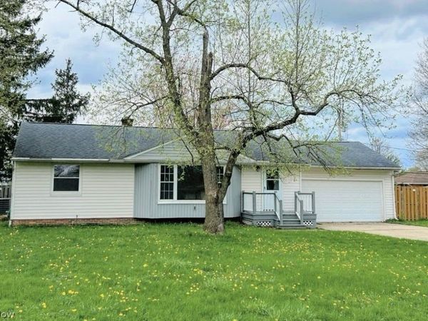 8760 Priem Road , Strongsville, OH 44149