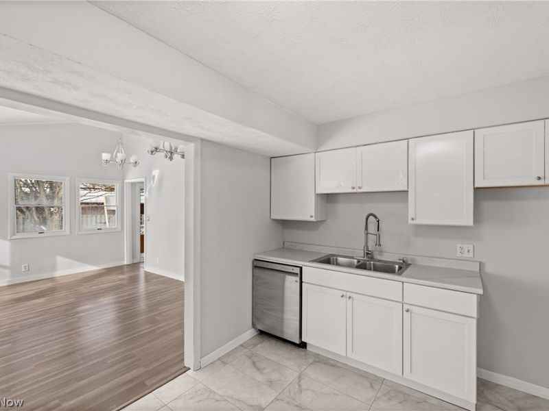 8760 Priem Road , Strongsville, OH 44149 Photo 16