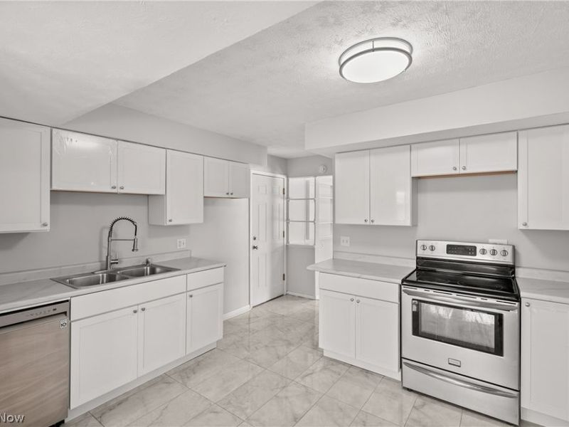 8760 Priem Road , Strongsville, OH 44149 Photo 18