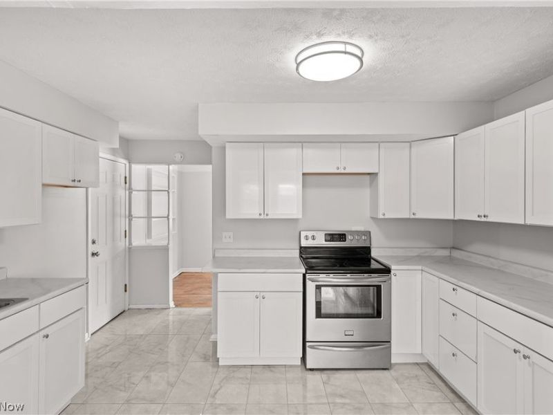 8760 Priem Road , Strongsville, OH 44149 Photo 19