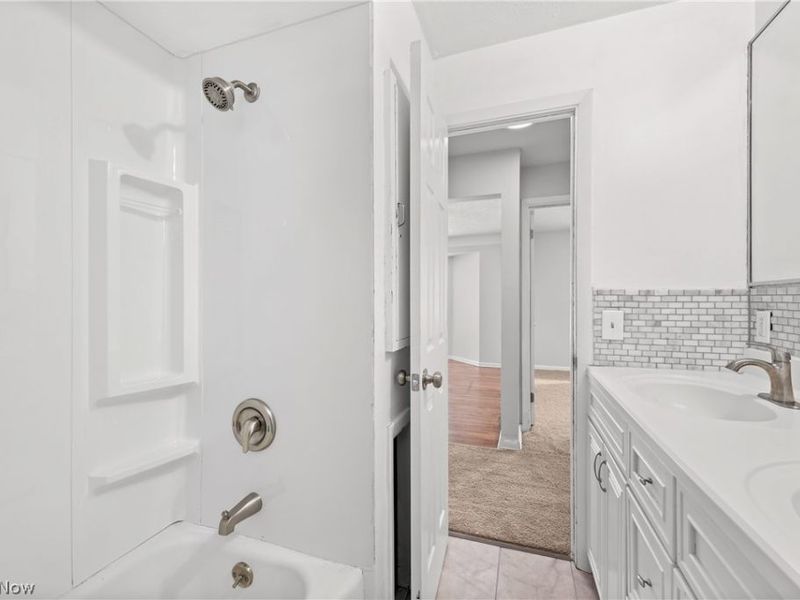 8760 Priem Road , Strongsville, OH 44149 Photo 8