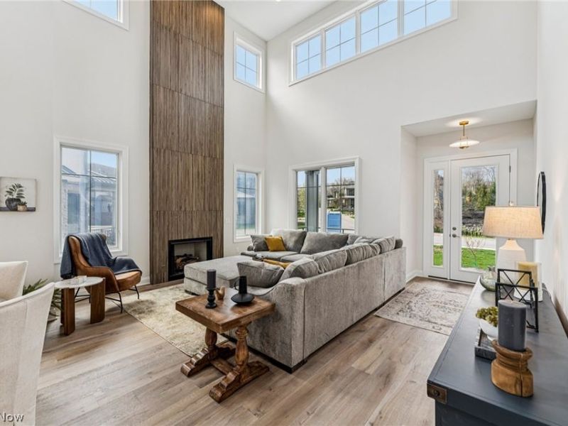 2405 Edgewood Trace, Pepper Pike, OH 44124 Photo 2