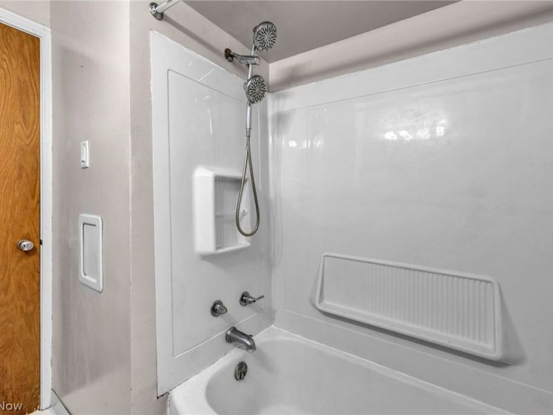 2676 Christensen Avenue , Akron, OH 44314 Photo 32