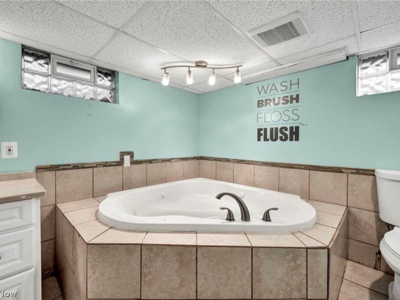 2676 Christensen Avenue , Akron, OH 44314 Photo 33