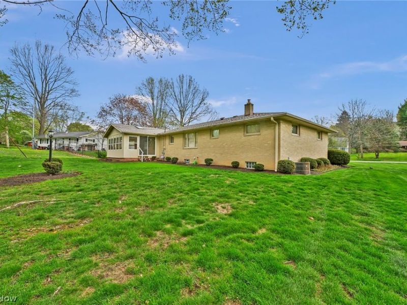 5637 Griffith Avenue NW, North Canton, OH 44720 Photo 4