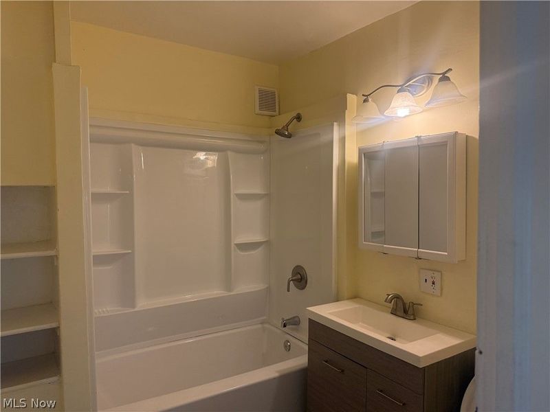 10318 Somerset Avenue , Cleveland, OH 44108 Photo 8