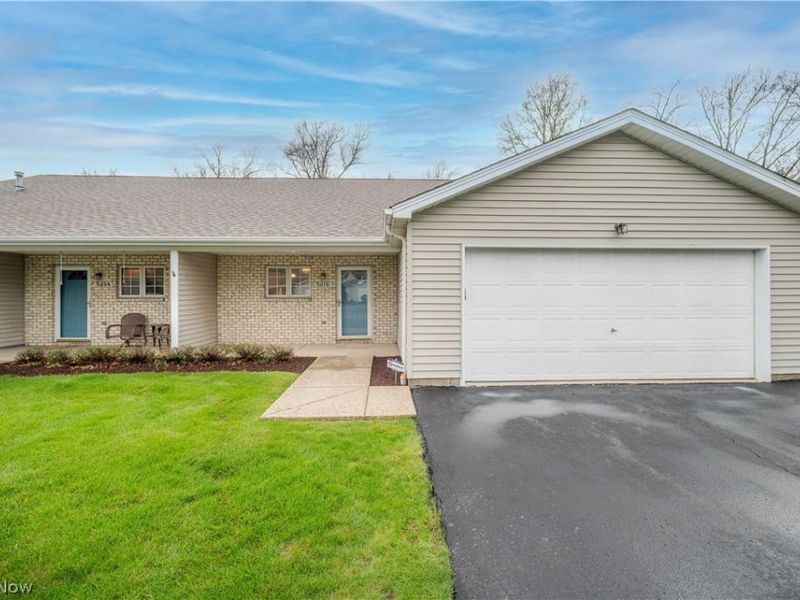 521 Wilcox Lane , Unit B, Austintown, OH 44515 Photo 1