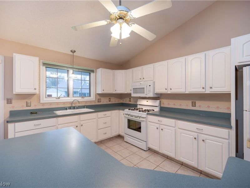 521 Wilcox Lane , Unit B, Austintown, OH 44515 Photo 10