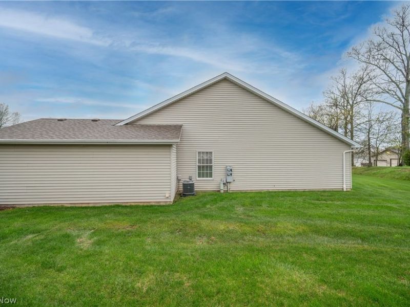 521 Wilcox Lane , Unit B, Austintown, OH 44515 Photo 3